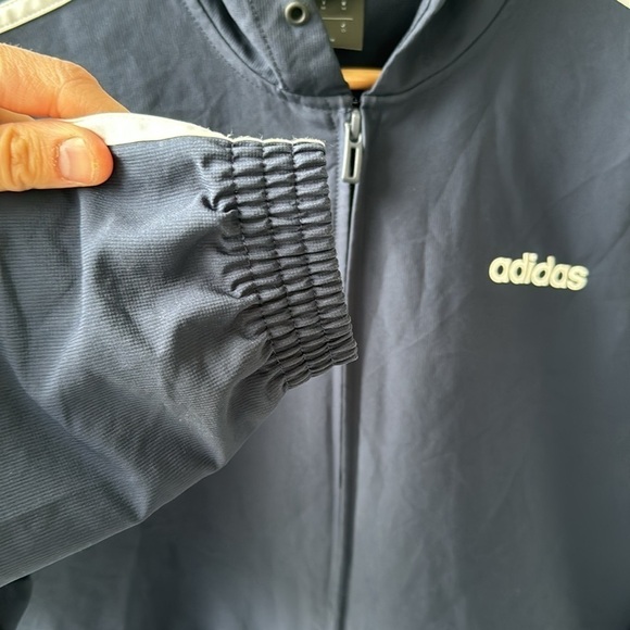 ADIDAS Windbreaker | Navy Blue | Men’s Medium | Lightweight - Picture 4 of 12
